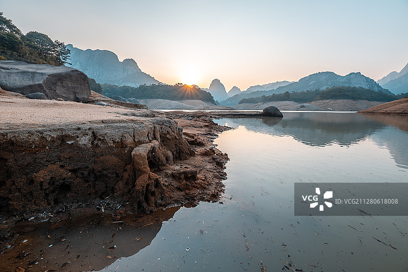 云水谣乌山天池火山口美景图片素材