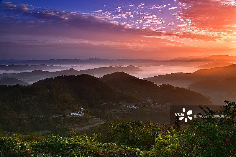 陕西平利女娲山日出朝霞图片素材