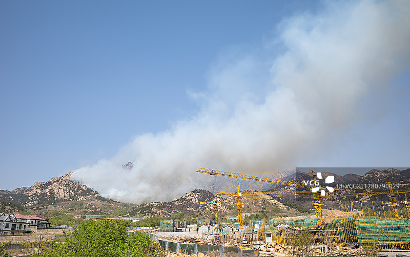青岛小珠山森林火灾图片素材
