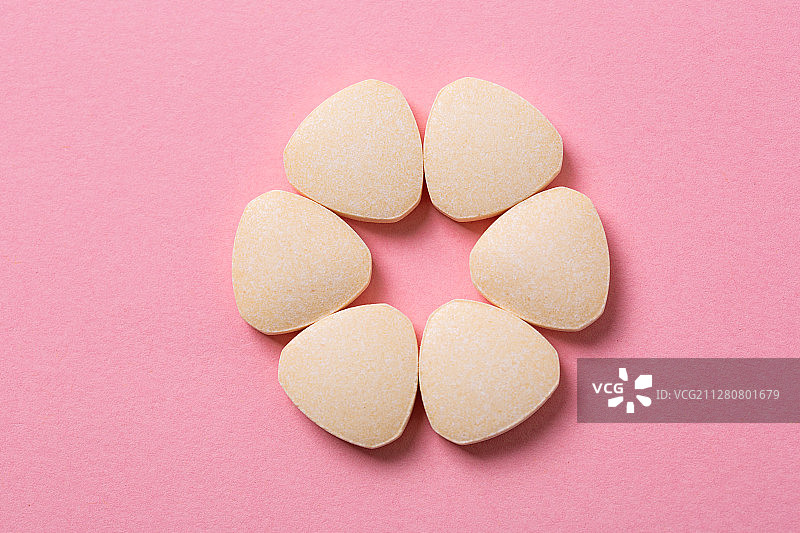 粉色背景及保健品图片素材