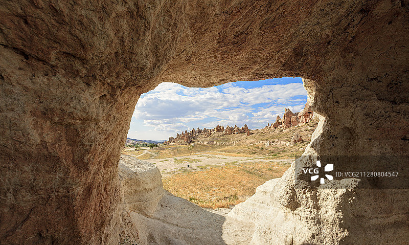 透过石洞图片素材