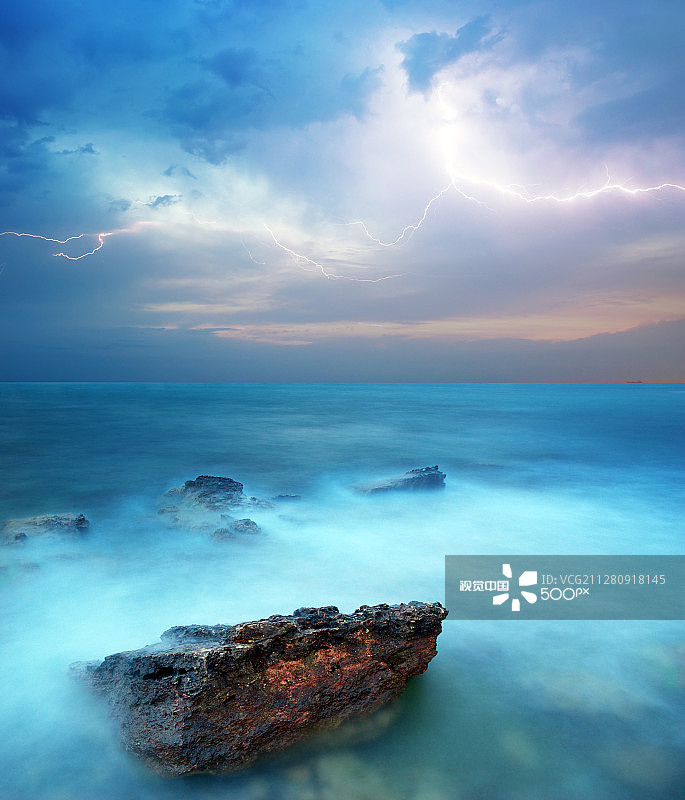 海上风暴图片素材