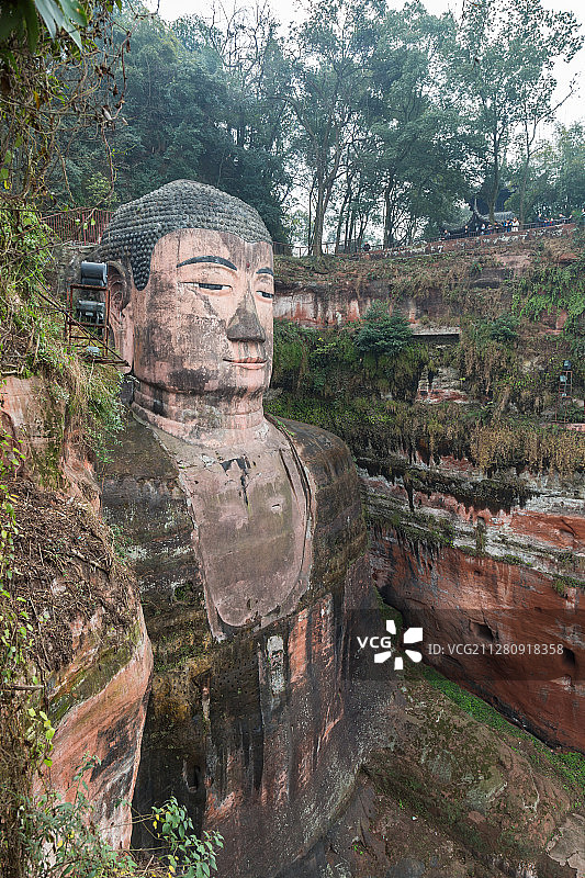 东方佛都、乐山大佛左侧面半身像图片素材