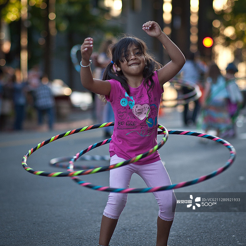 跳草裙舞的女人图片素材