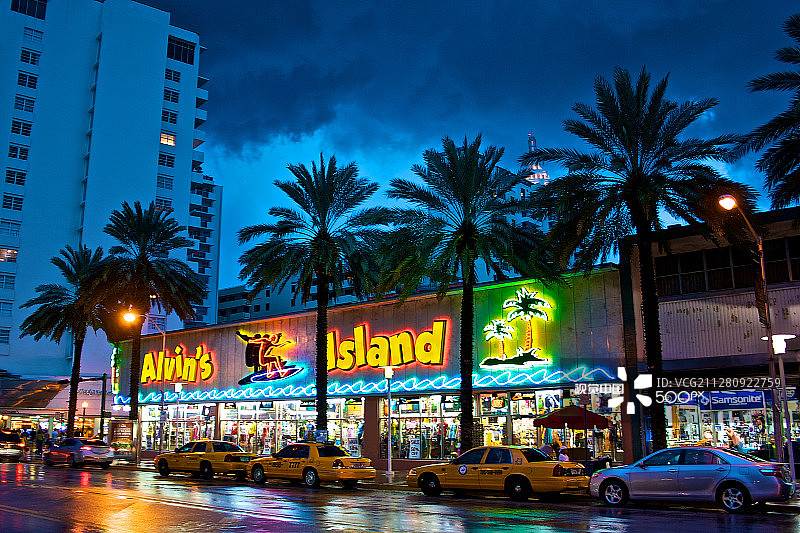 黄昏时的迈阿密海滩图片素材