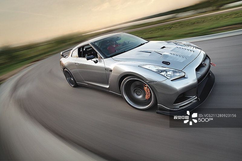 日产GT-R改装杂志封面图片素材