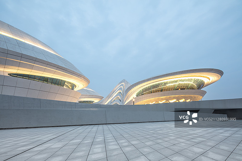 长沙梅溪湖国际文化艺术中心汽车广告背景图图片素材