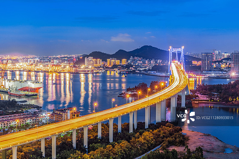 厦门海沧大桥夜晚城市风光图片素材
