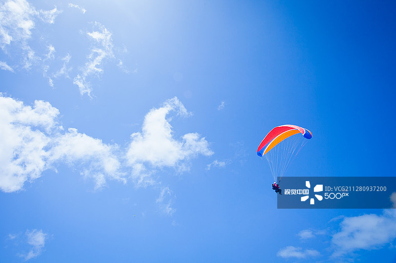 带我飞走图片素材