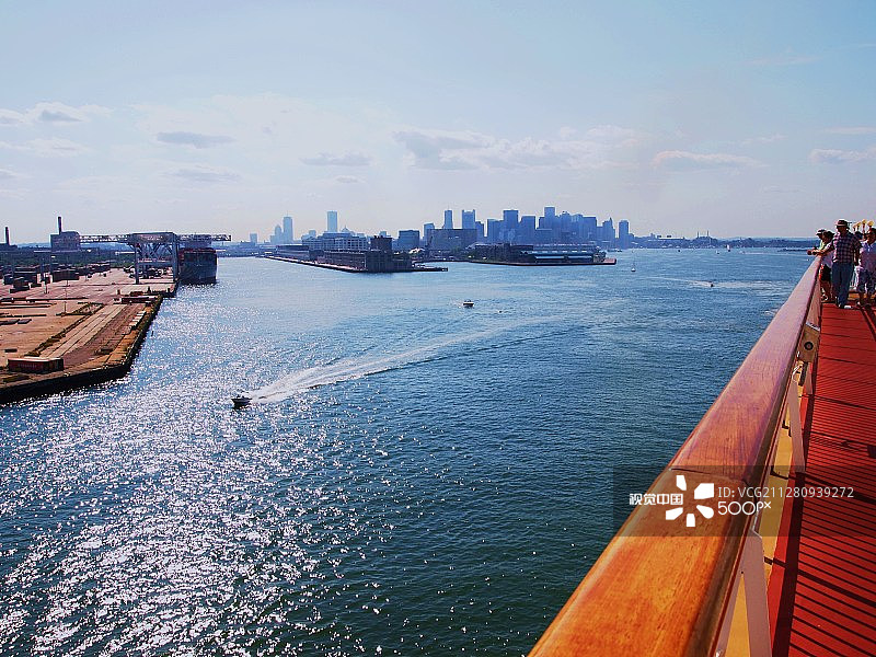离开波士顿港图片素材