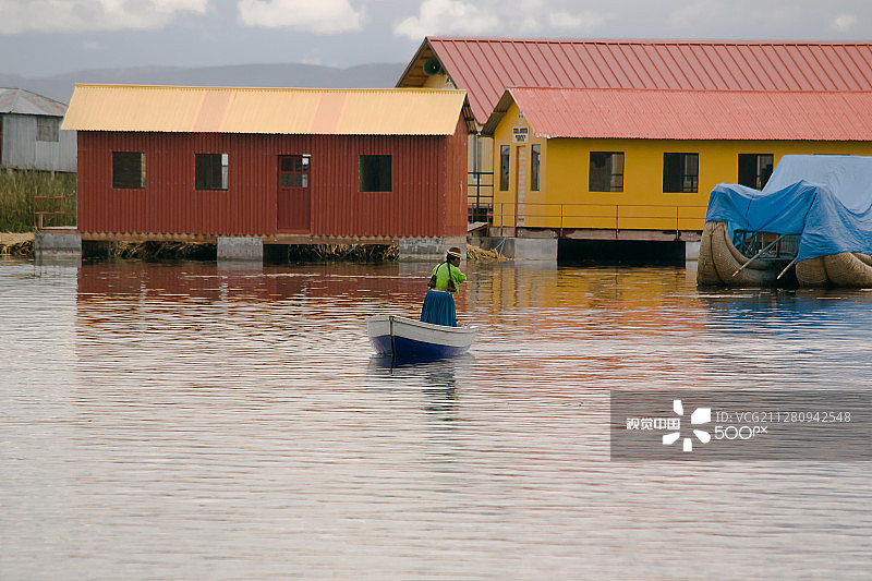 的的喀喀湖上的船 - 秘鲁普诺图片素材