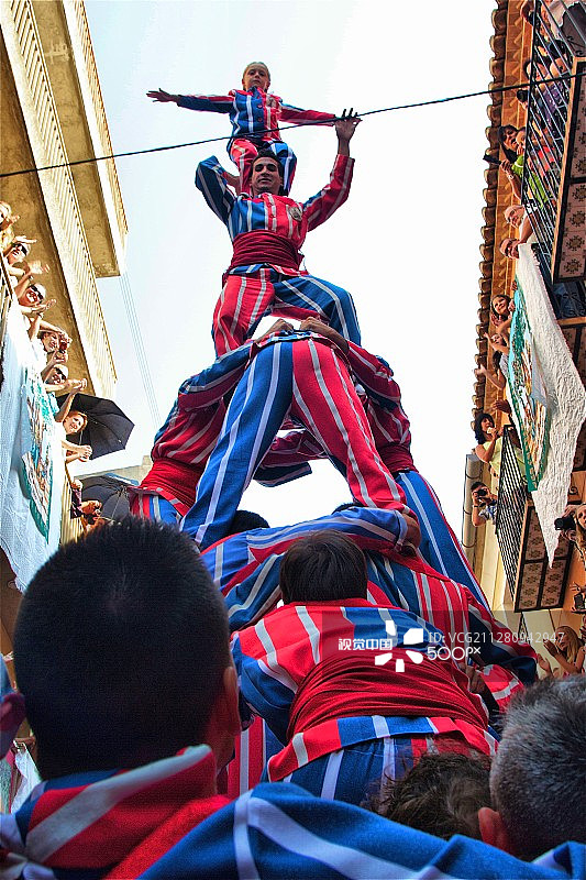 叠人塔图片素材