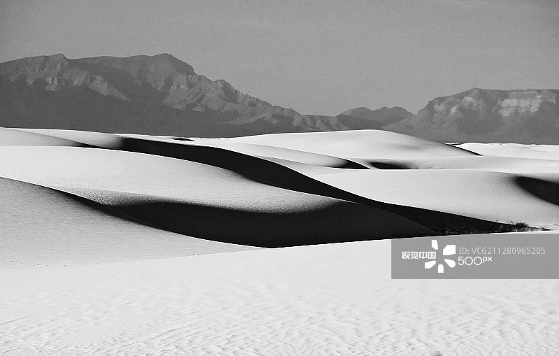 黑白沙滩图片素材