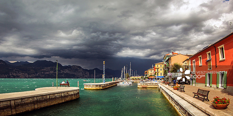 加尔达湖图片素材