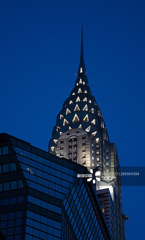蓝色的克莱斯勒大厦图片素材