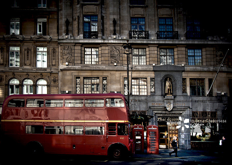 公共汽车站图片素材