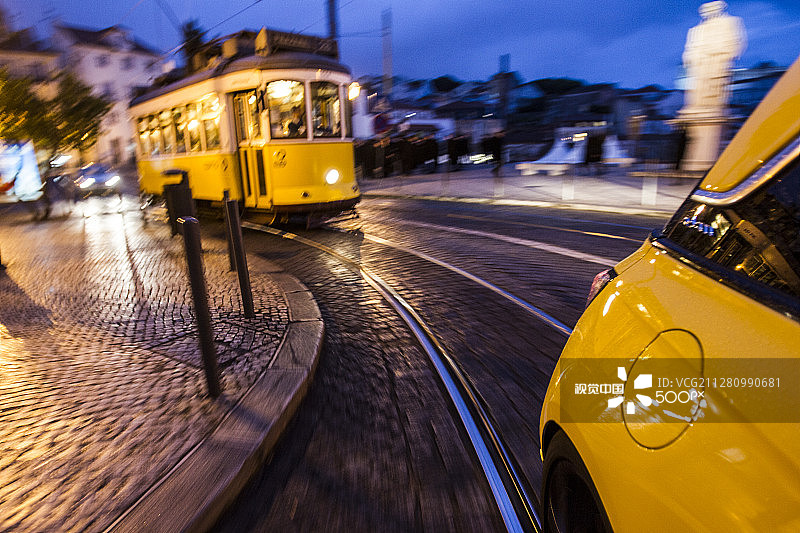 葡萄牙里斯本的欧宝Adam汽车图片素材