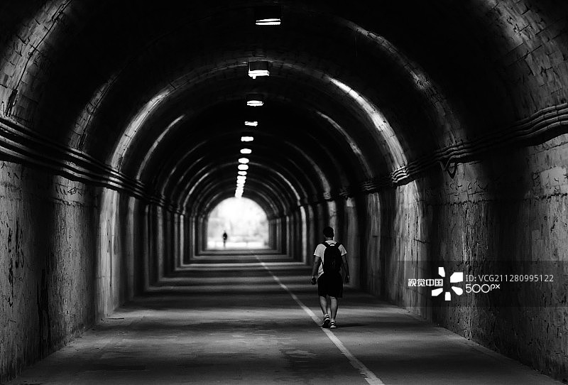 通往救赎的道路图片素材