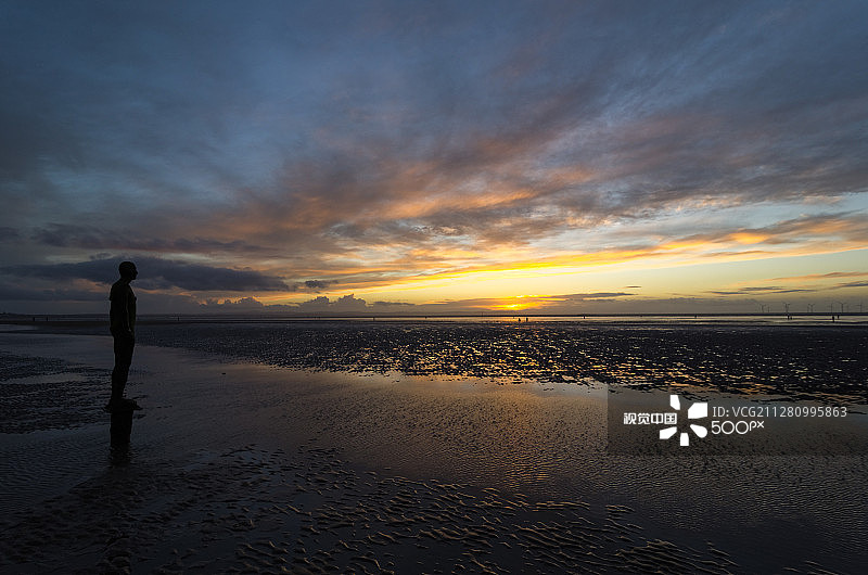 眺望爱尔兰海图片素材