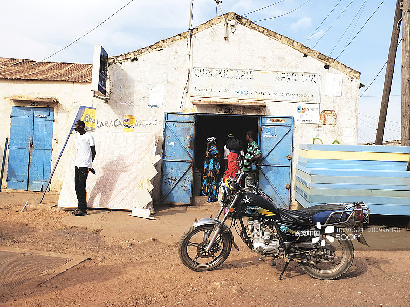 摩托车 - 坦巴昆达，塞内加尔图片素材