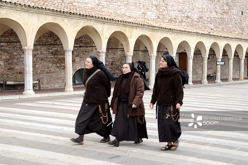 阿西西的姐妹们！图片素材