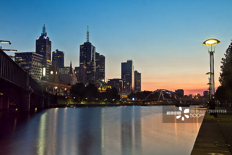 亚拉河畔的日出图片素材