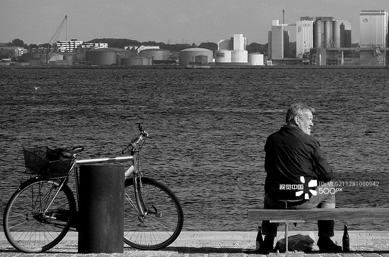 疲惫的一天结束图片素材