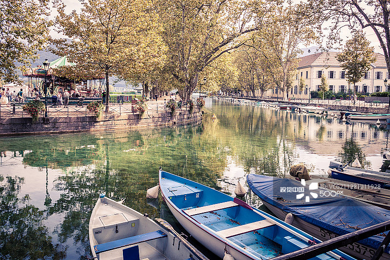 阿讷西湖畔的法式长廊图片素材