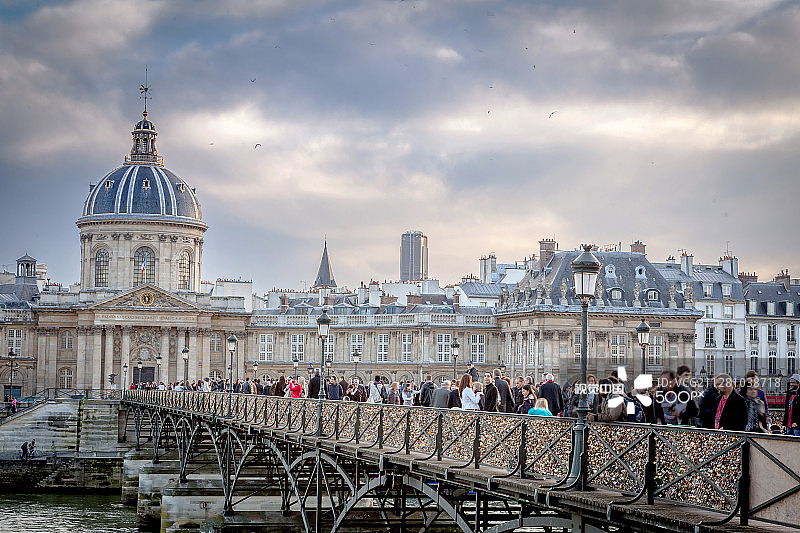 巴黎艺术桥图片素材