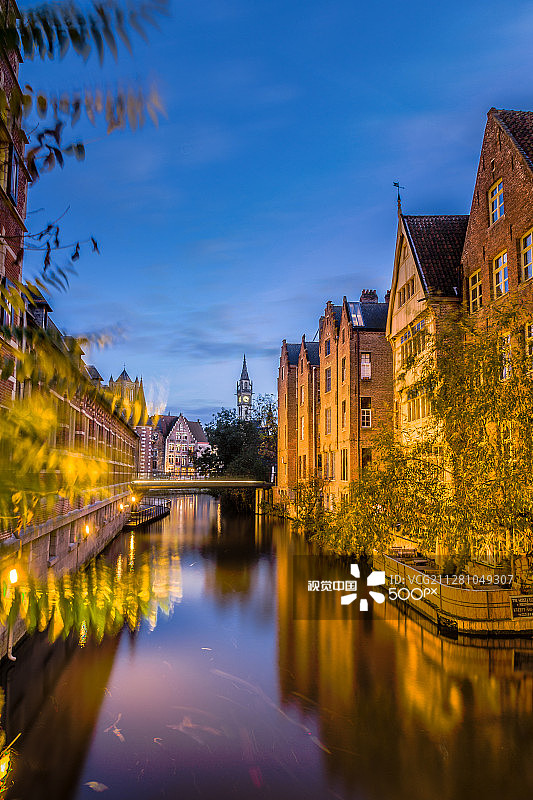 根特利耶夫河与桥梁的美丽景色图片素材