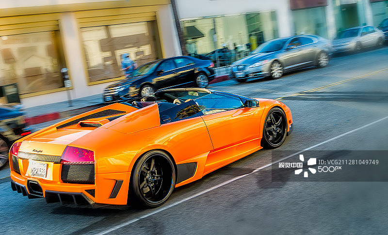 罗迪欧大道上的兰博基尼图片素材