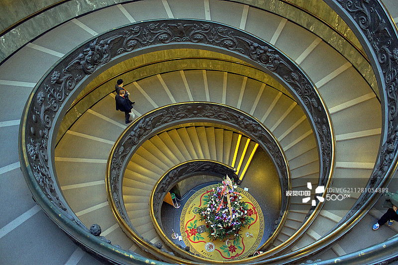 梵蒂冈博物馆的螺旋楼梯图片素材