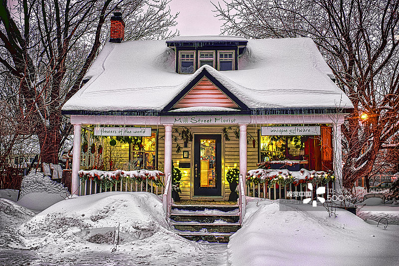 十二月小镇上的花店图片素材