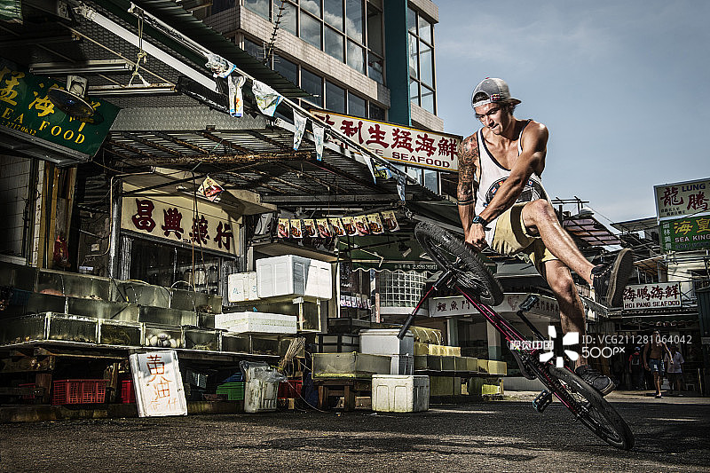 平地花式小轮车图片素材