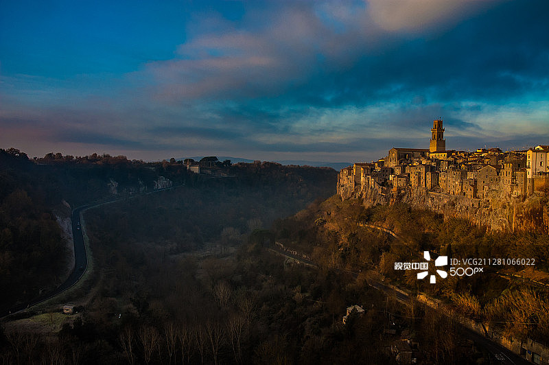 皮蒂利亚诺及其山谷图片素材