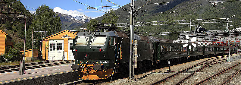 弗莱姆镇火车站的火车图片素材