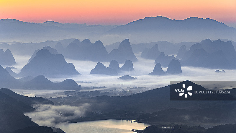 广西贺州昭平黄姚东谭岭云海日出图片素材