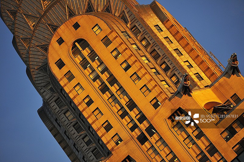 纽约日落下的克莱斯勒大厦图片素材