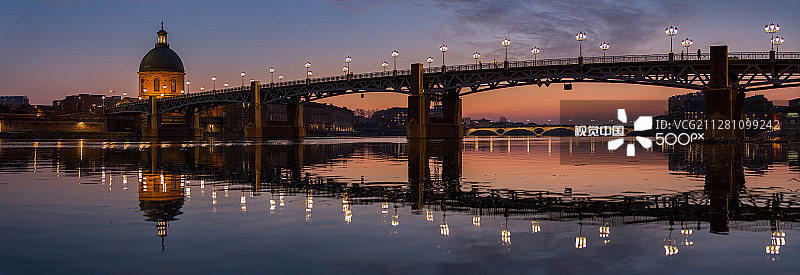 图卢兹的蓝色时刻（全景版）图片素材