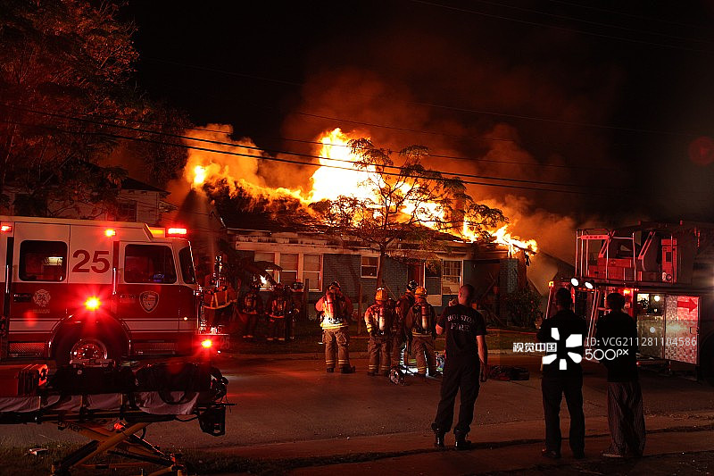 着火的房子图片素材