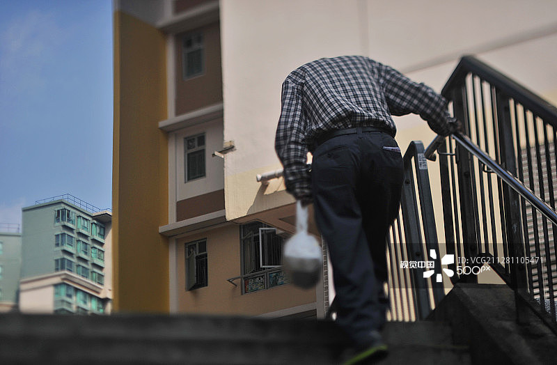 艰难的攀登图片素材