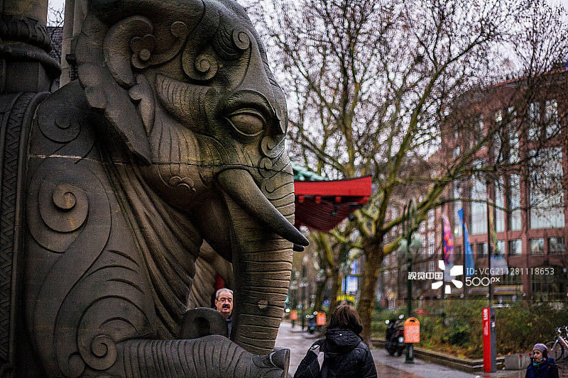 柏林动物园入口处的大象雕像图片素材