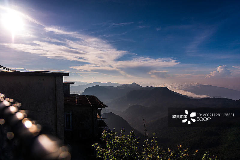 在亚当峰顶图片素材