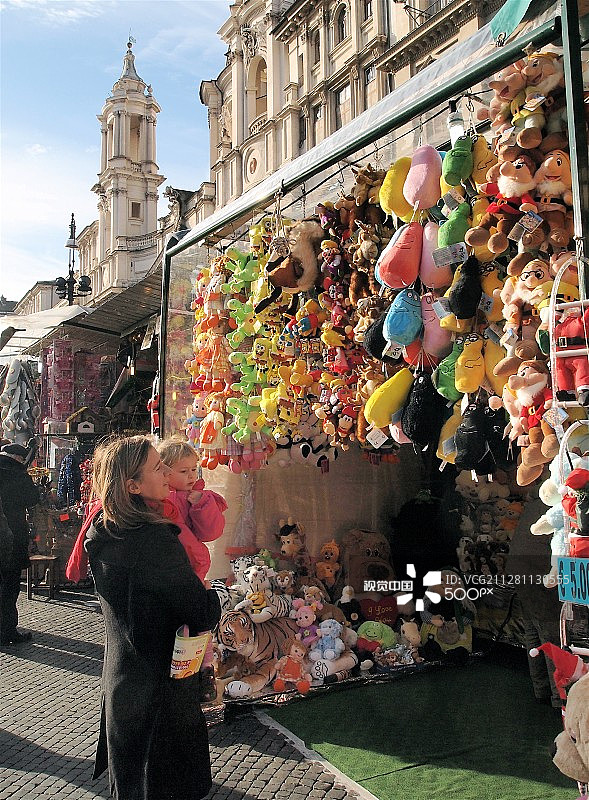 纳沃纳广场的玩具店图片素材
