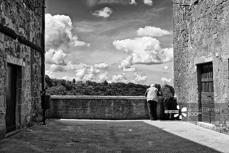 远眺皮蒂利亚诺图片素材