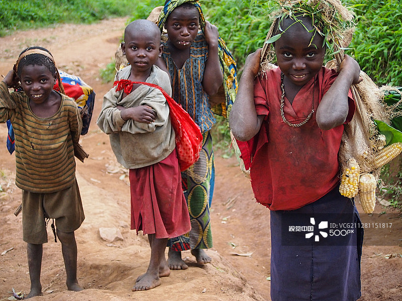 在刚果民主共和国东部的儿童。图片素材