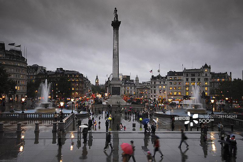 特拉法加广场的繁忙景象图片素材