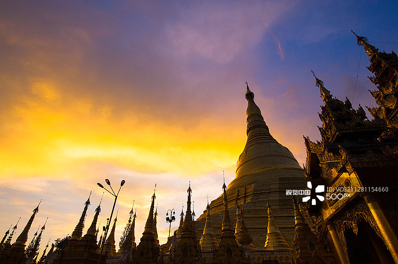 什韦达贡宝塔图片素材