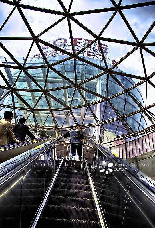 首尔站自动扶梯图片素材