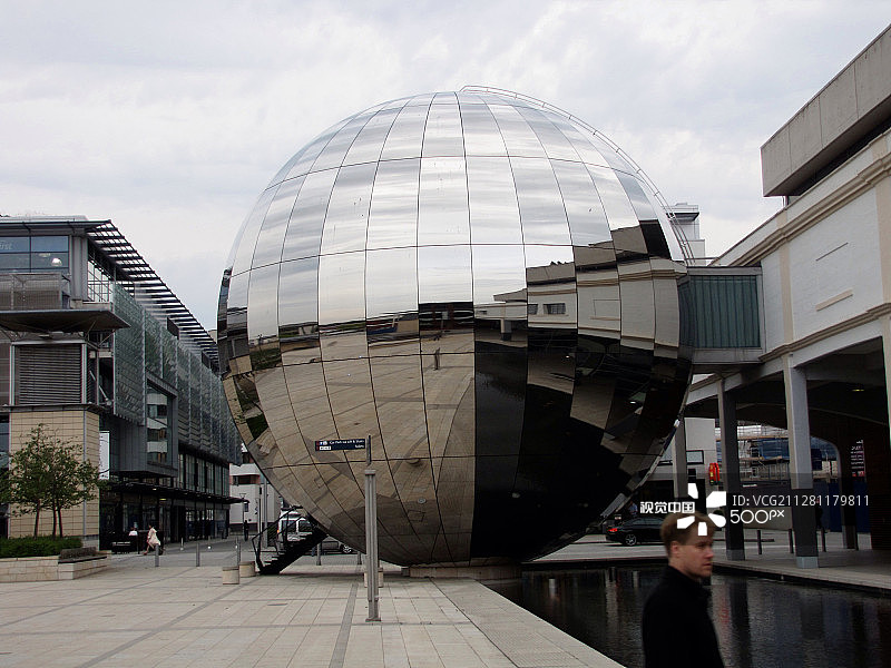 最大的迪斯科舞厅彩球图片素材